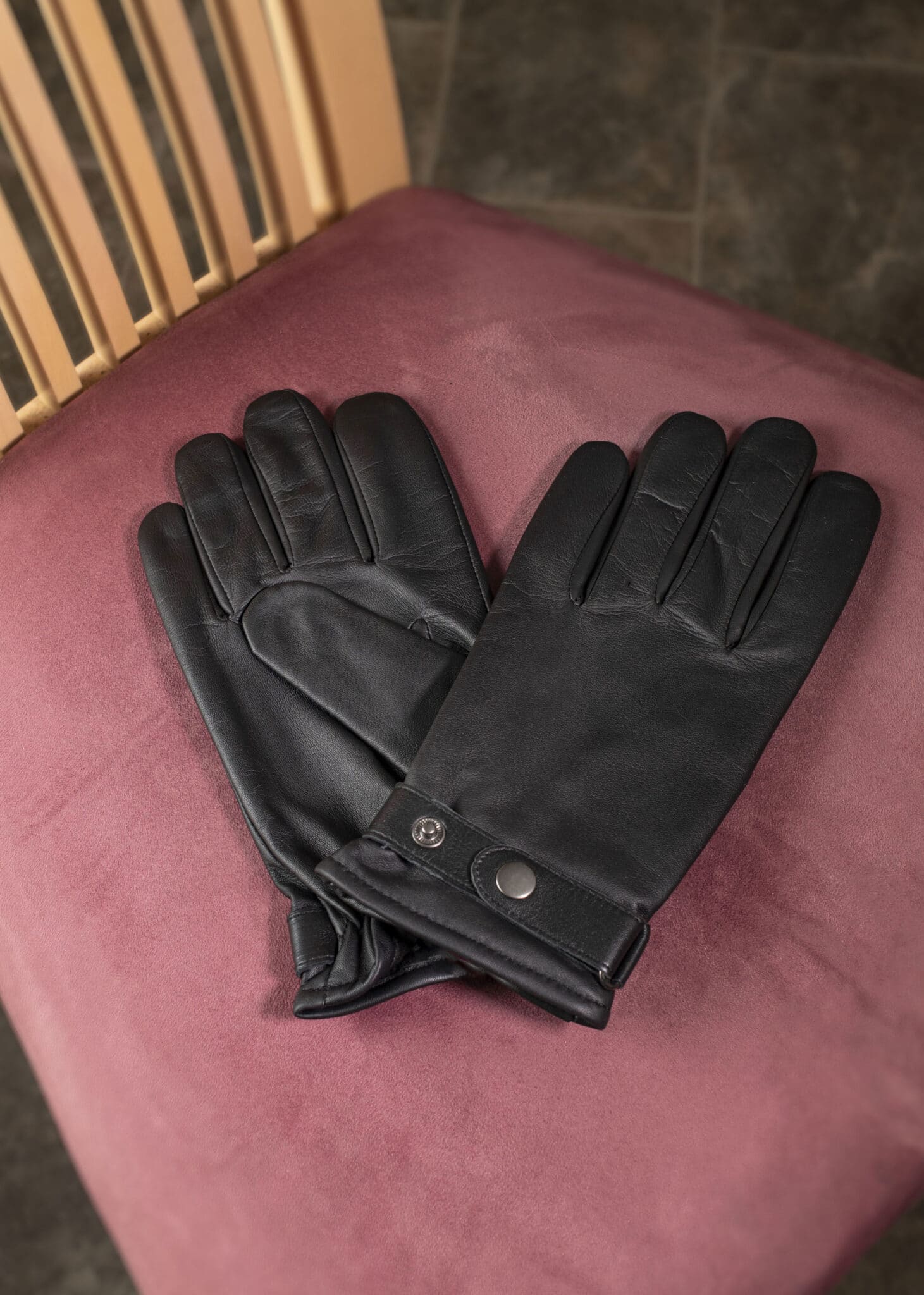 Mens Black Sheep Leather Touch Screen Gloves & Premium Lambswool Scarf Gift Set 